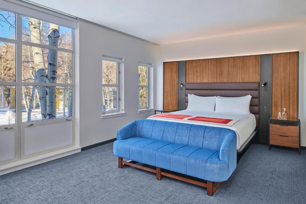Deluxe Two Bedroom Mountain Suite interior